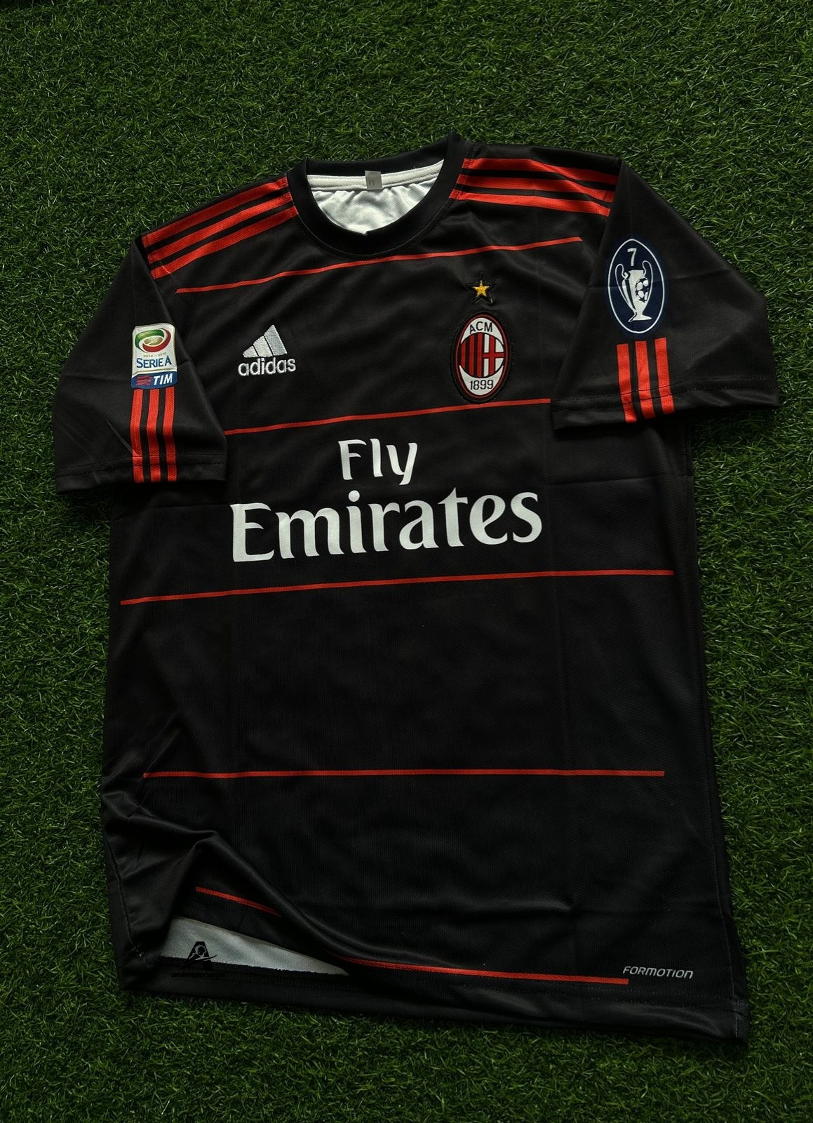 AC MILAN 2010-11 THIRD KIT, HALFSLEEVE EMBROIDERY