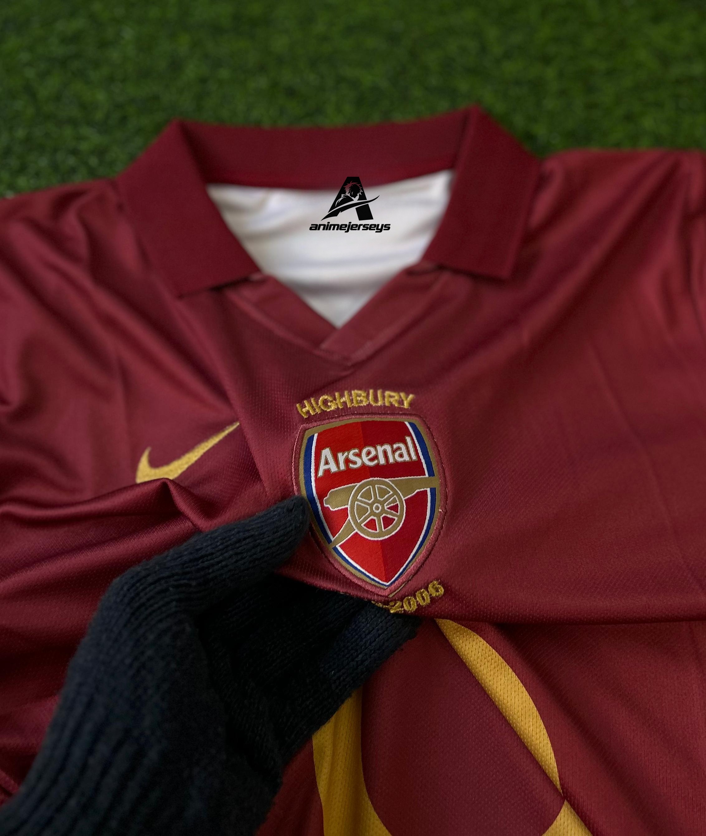 ARSENAL 2005-06 SEASON HOME KIT. HALFSLEEVE POLO EMBROIDERY