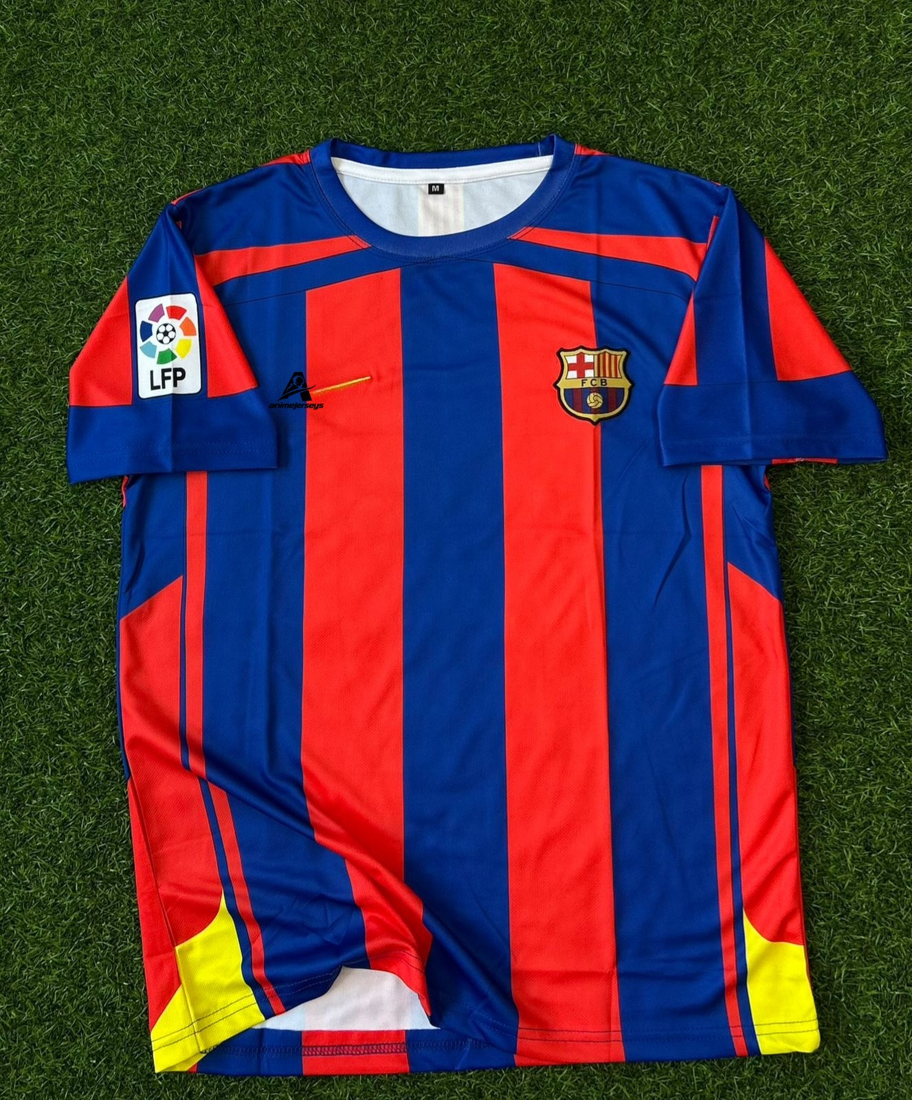 BARCELONA 2005-06 HOME KIT. HALFSLEEVE EMBROIDERY