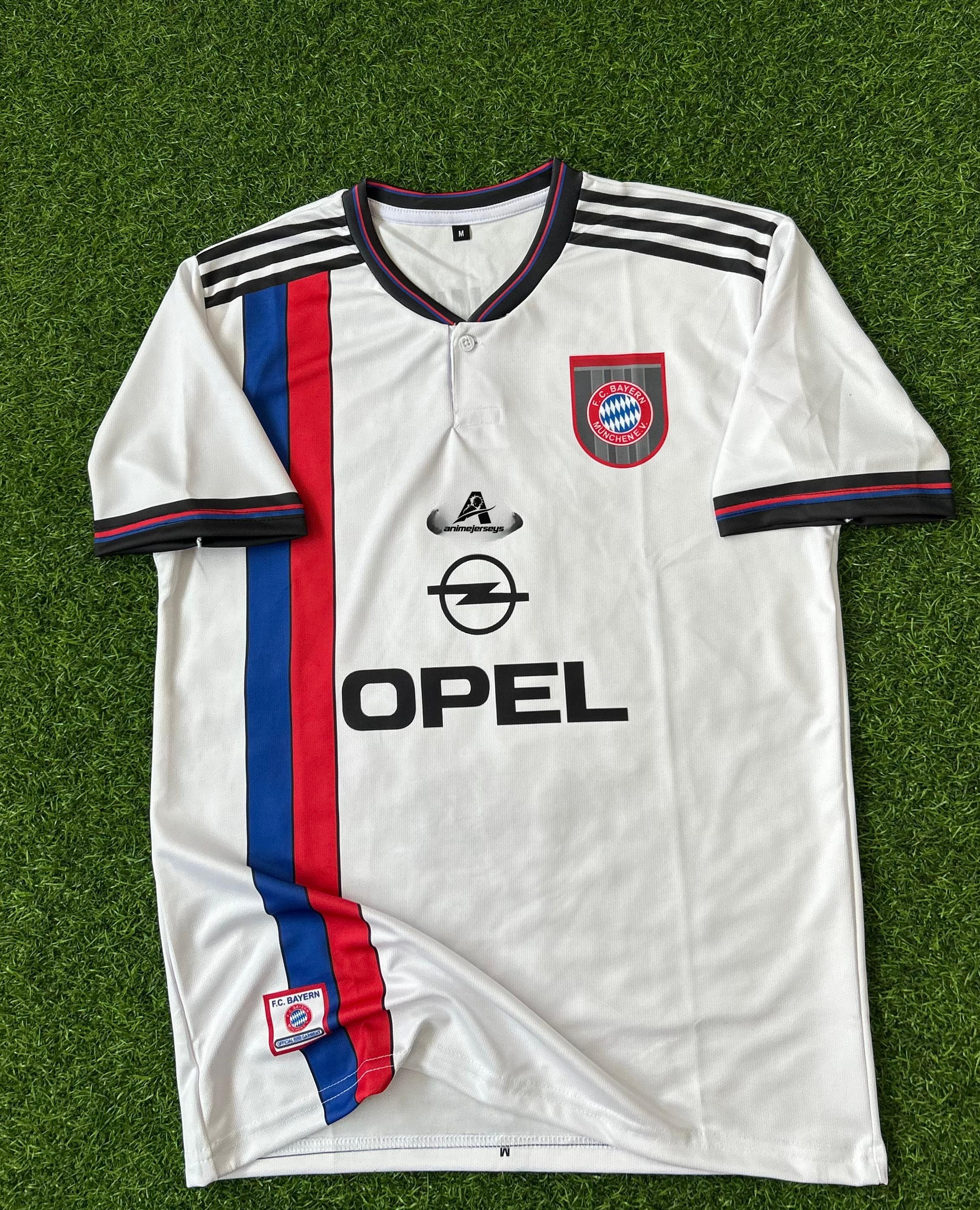 BAYERN MUNICH 1996-98 AWAY KIT. HALFSLEEVE SUBLIMATION BUTTON NECK