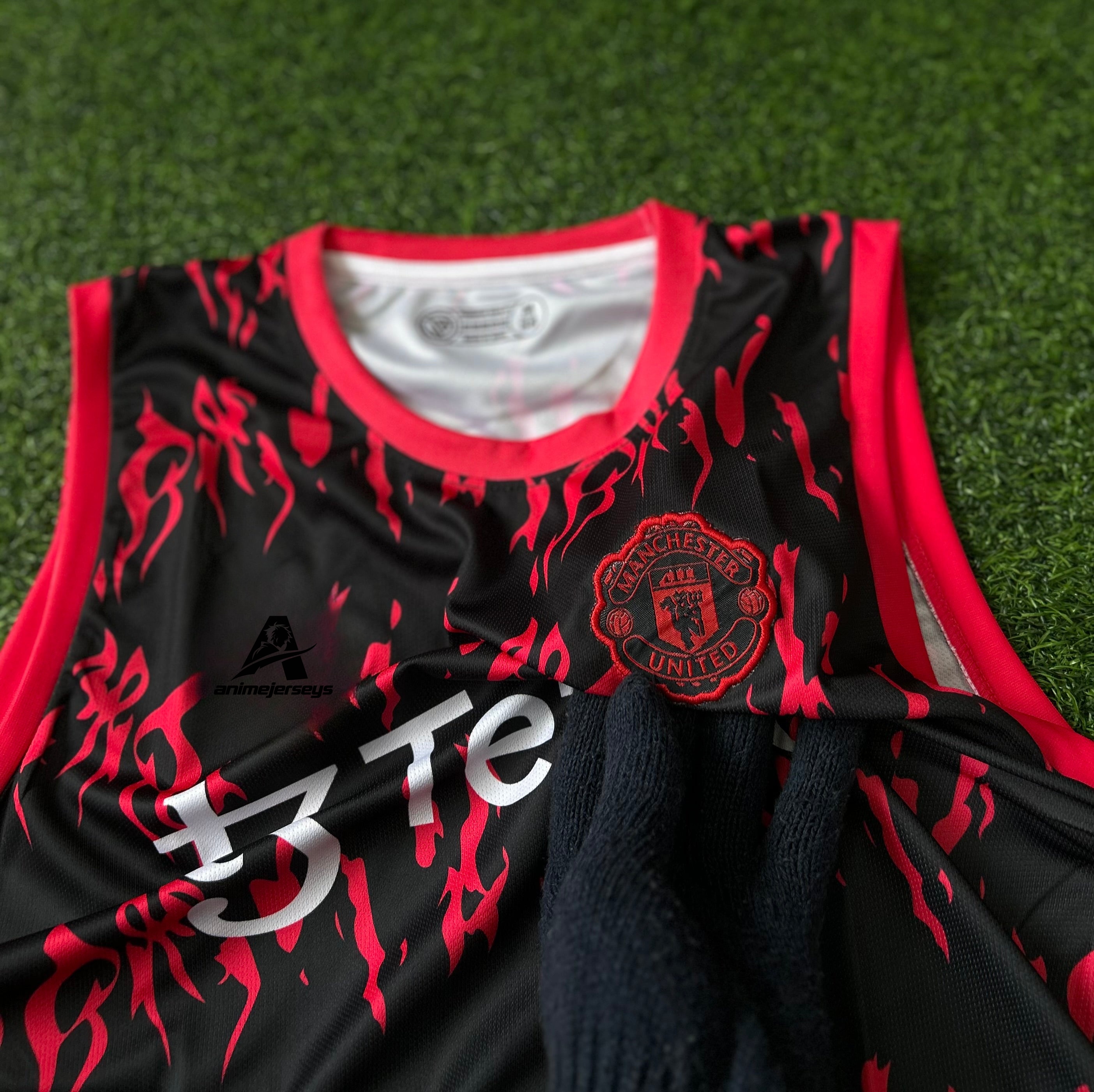 MAN UNITED TRAINING JERSEY, SLEEVELESS EMBROIDERY