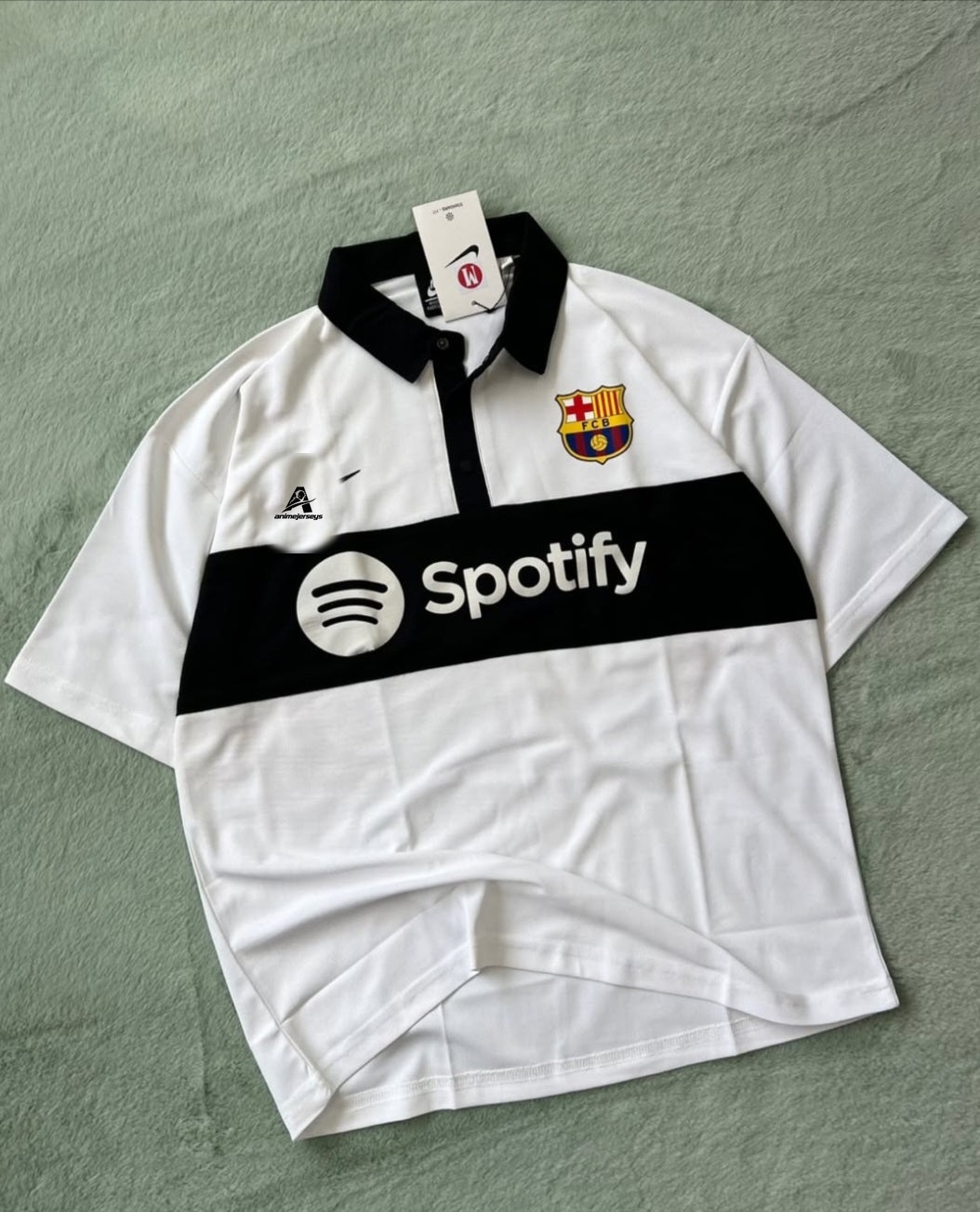 PREMIUM FIVESLEEVE T-SHIRT. BARCELONA