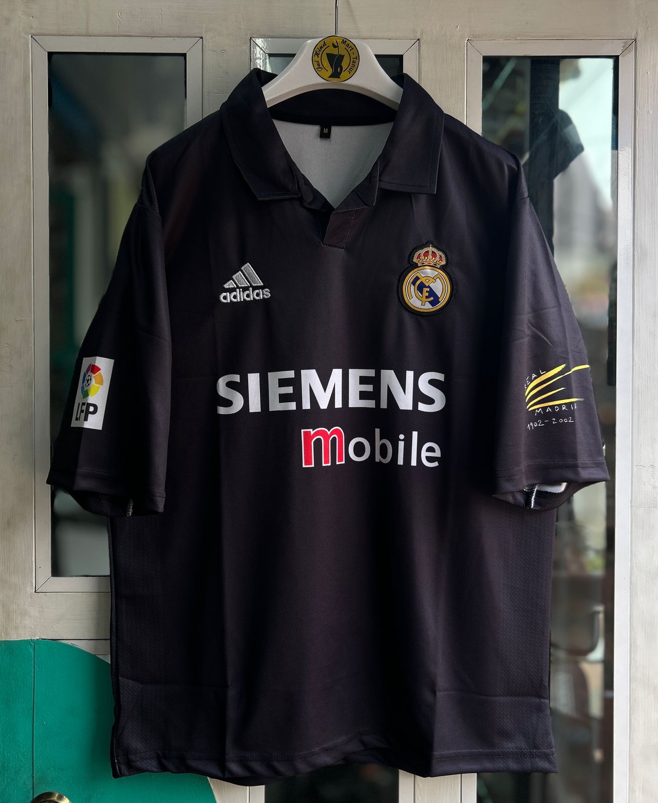 REAL MADRID 2002-03 AWAY KIT, FIVESLEEVE POLO EMBROIDERY
