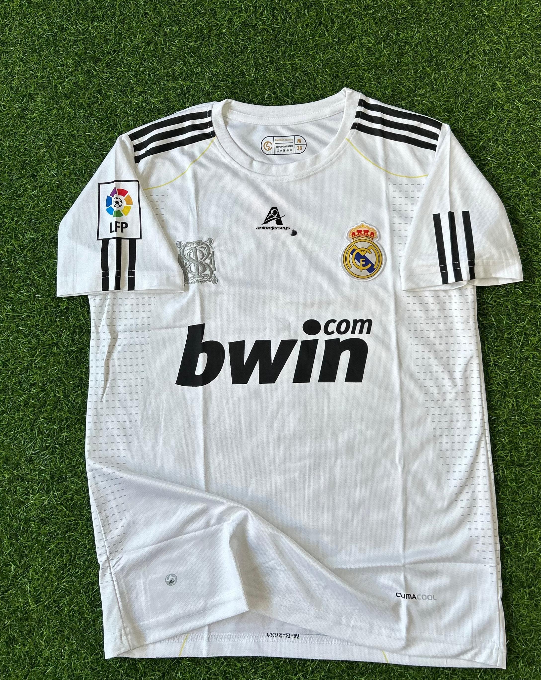 REAL MADRID 2009-10 HOME KIT, HALFSLEEVE EMBROIDERY