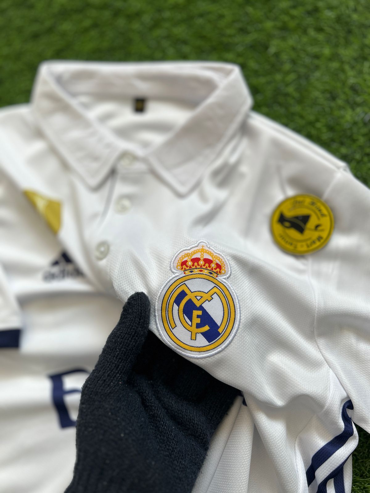 REAL MADRID 2016-17 SEASON HOME KIT, HALFSLEEVE POLO EMBROIDERY