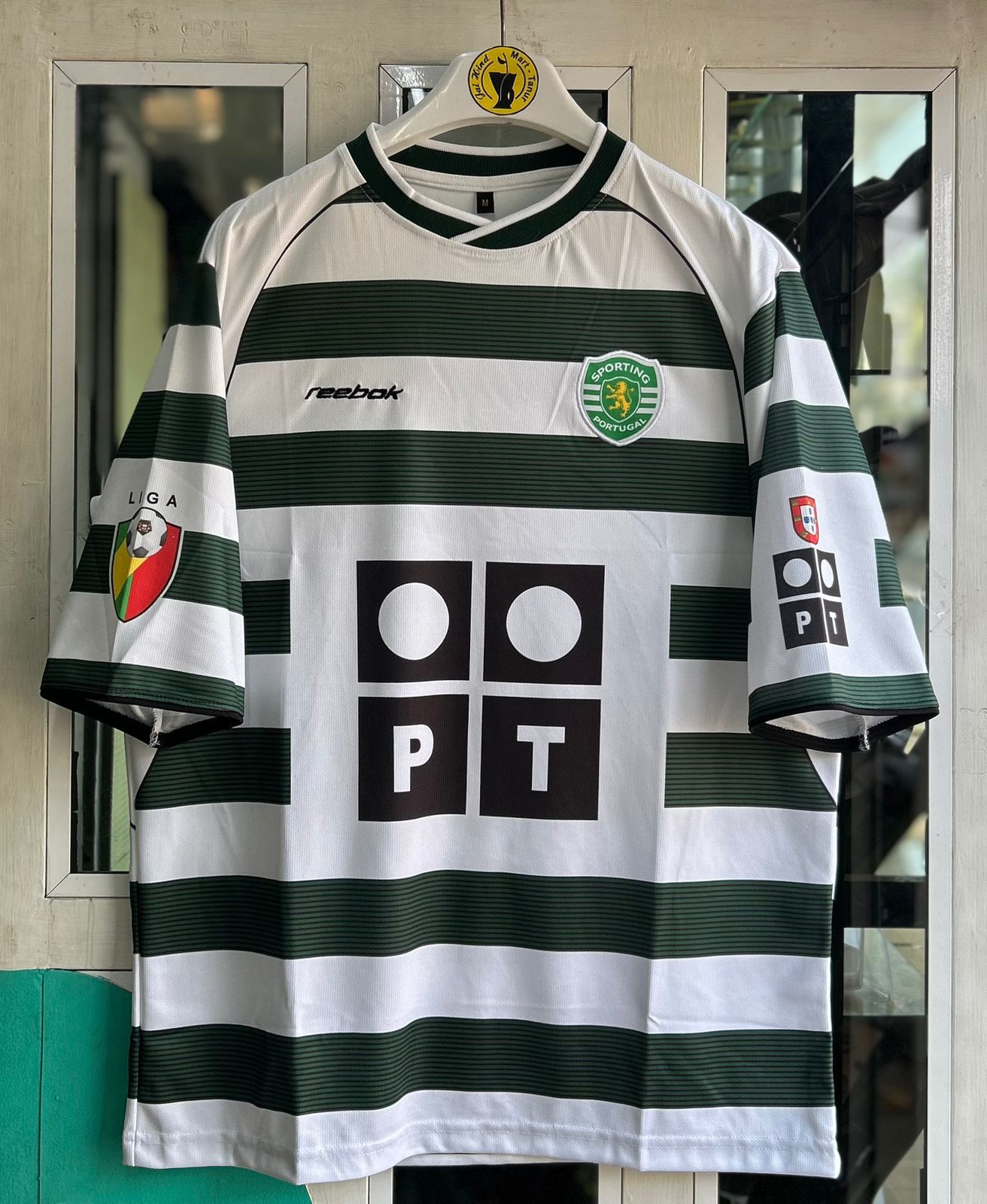 SPORTING CP 2002-03 HOME KIT. FIVESLEEVE EMBROIDERY