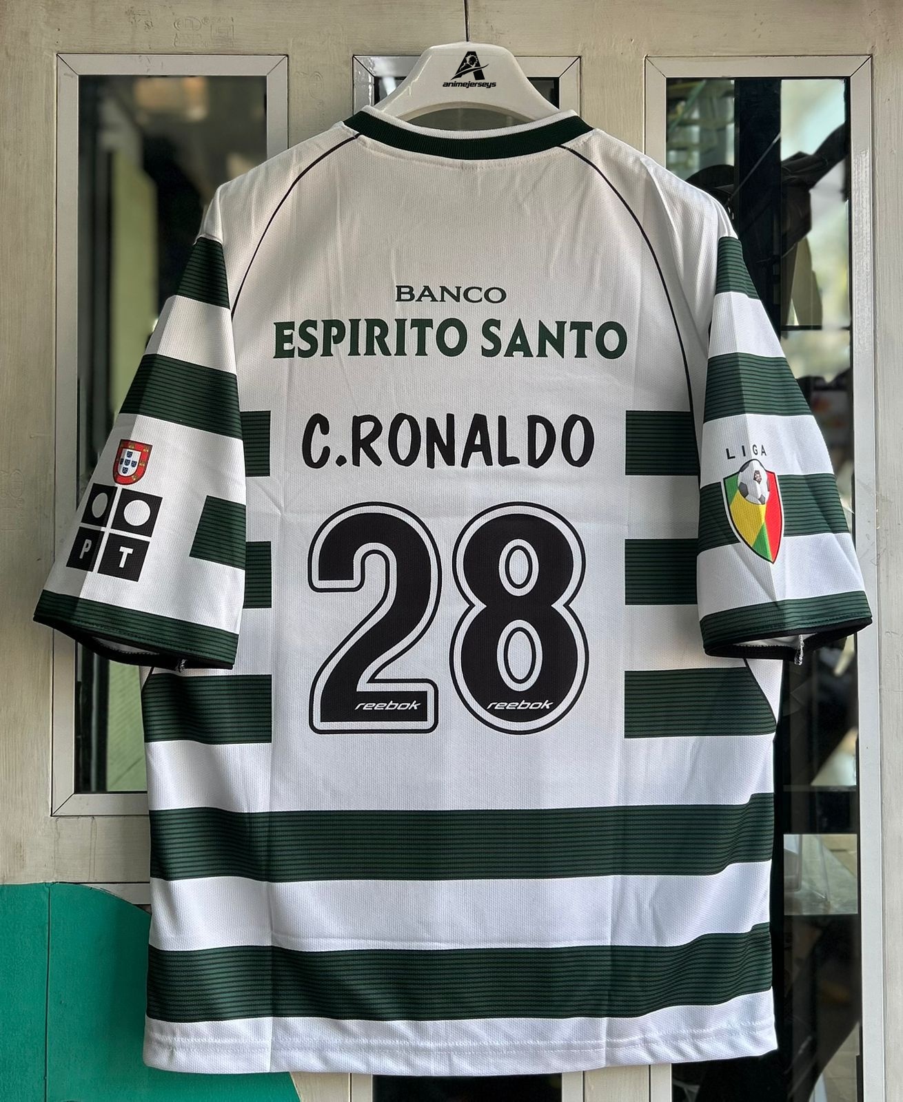 SPORTING CP 2002-03 HOME KIT. FIVESLEEVE EMBROIDERY