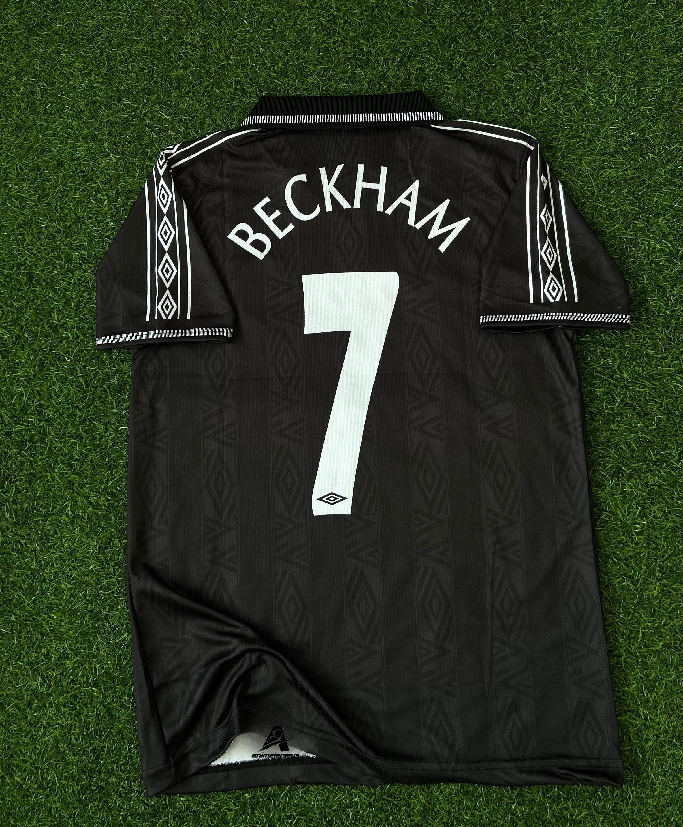 UMBRO BLACK 90s FOOTBALL JERSEY, HALFSLEEVE POLO EMBRODERY